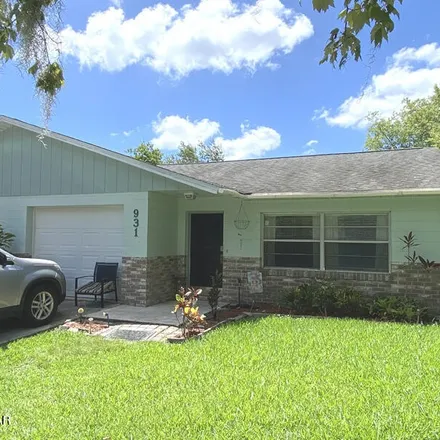 Buy this 2 bed townhouse on 931 Aspen Drive in South Daytona, FL 32119