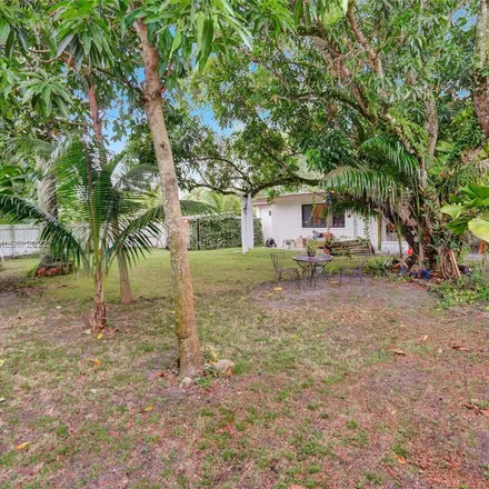 Image 8 - 115 Northeast 150th Street, Golden Glades, Miami-Dade County, FL 33161, USA - House for sale