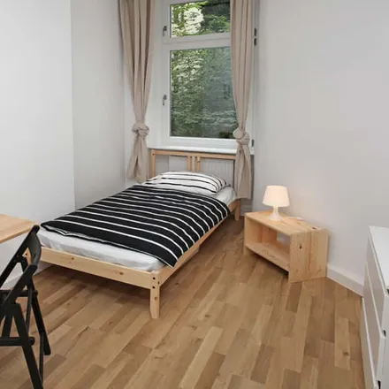 Rent this 3 bed room on Ratiborstraße 9 in 10999 Berlin, Germany