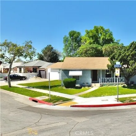 Buy this 3 bed house on 197 East 60th Street in Long Beach, CA 90805