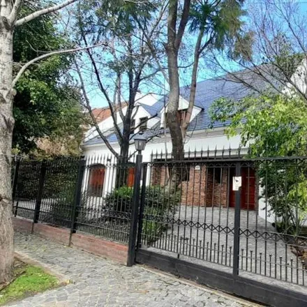 Rent this 4 bed house on Julián Navarro 3567 in Partido de San Isidro, B1644 HKG Beccar