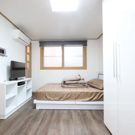 Rent this 1 bed apartment on 122-18 Samseong-dong in Gangnam-gu, Seoul