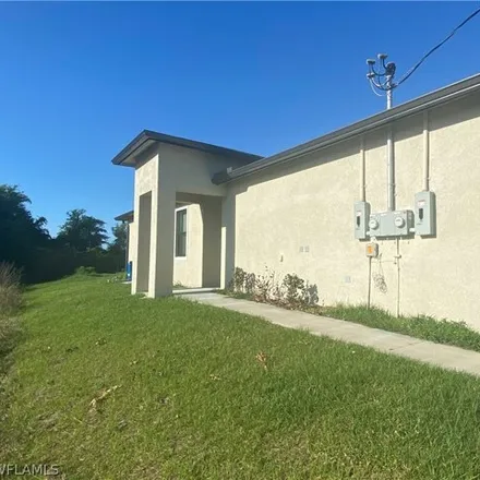 Image 3 - 400 Grant Boulevard, Lehigh Acres, FL 33974, USA - House for rent