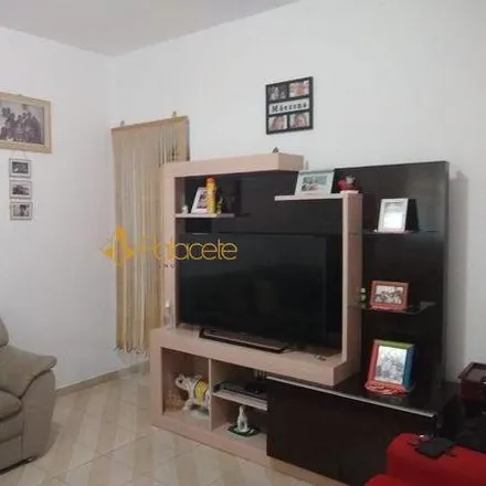 Buy this 2 bed house on Avenida José Monteiro Romão in Residencial Mantiqueira, Pindamonhangaba - SP