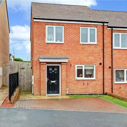 Buy this 3 bed duplex on Holmfirth Close in Hetton-le-Hole, DH5 9FA