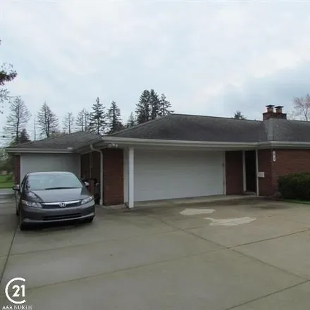 Rent this 3 bed house on 62 East Hurst Street in Troy, MI 48085