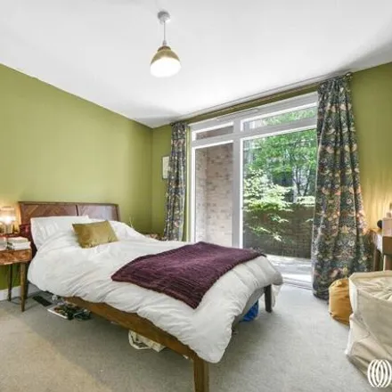 Image 5 - Goswell Court, Honour Lea Avenue, London, E20 1LL, United Kingdom - Apartment for sale