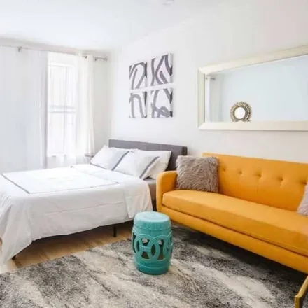 Rent this studio apartment on New York