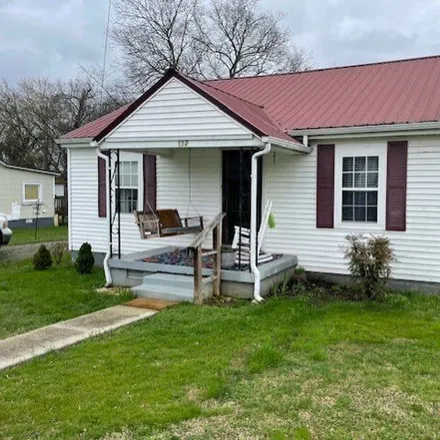 Buy this 2 bed house on 138 Elizabeth Street in Shelbyville, TN 37160