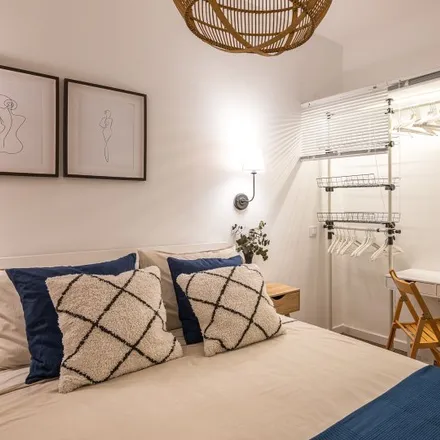Rent this 5 bed room on Carrer dels Tres Llits in 1, 08002 Barcelona