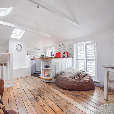 Image 3 - Cambridge Cottages, London, TW9 3AS, United Kingdom - House for rent