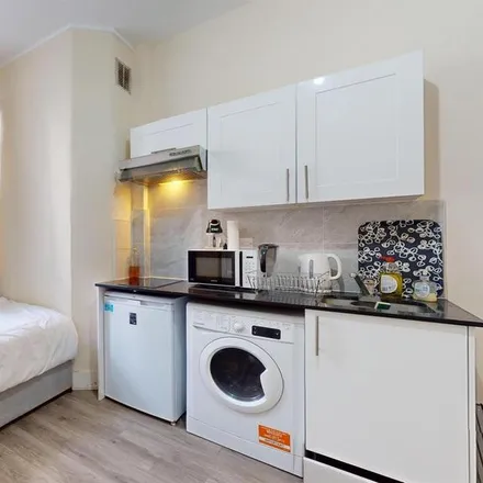 Rent this studio apartment on 167 Cromwell Road in London, SW5 0SQ