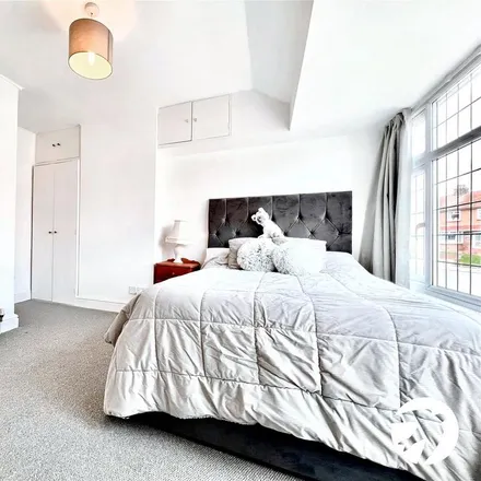 Image 9 - Midfield Avenue, London, DA7 6LX, United Kingdom - Duplex for rent