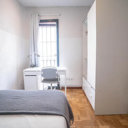 Rent this 12 bed room on Madrid in Calle de Alcalá, 149