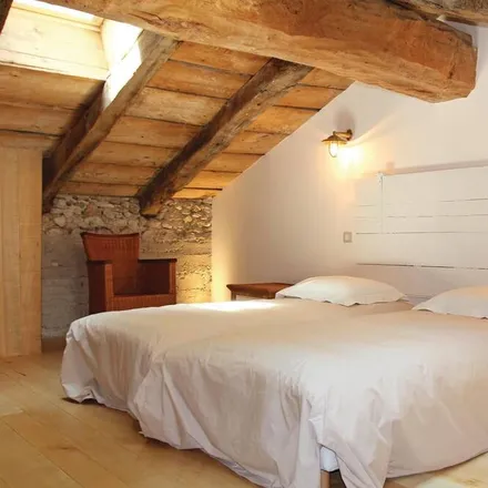 Rent this 2 bed house on 26160 La Bâtie-Rolland