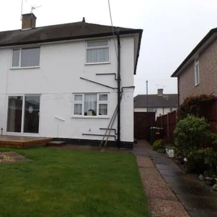 Rent this 3 bed townhouse on Wrenthorpe Vale in Nottingham, NG11 9BU