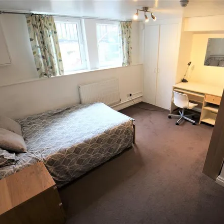 Image 2 - Back Langdale Terrace, Leeds, LS6 3DY, United Kingdom - Room for rent