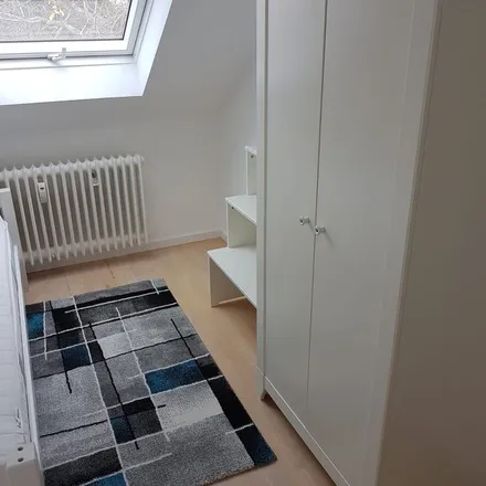 Rent this 3 bed apartment on Hausener Obergasse 1 in 60488 Frankfurt, Germany