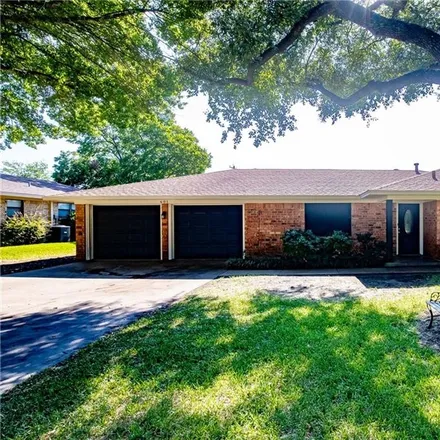 Buy this 3 bed house on 601 Apache Drive in Temple, TX 76504