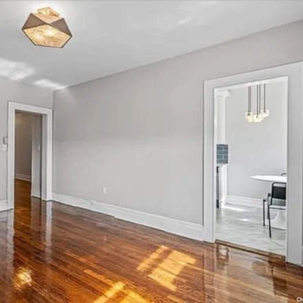 Image 8 - 68-30 Burns Street, New York, NY 11375, USA - Apartment for sale