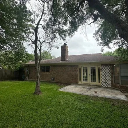 Image 2 - 859 Seacliff Dr, Houston, Texas, 77062 - House for sale