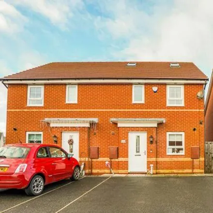 Buy this 4 bed duplex on Monckton Road in Pontefract, WF8 2FP