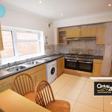Rent this 6 bed apartment on Zigzag Nails in 35 Portswood Road, Portswood Park