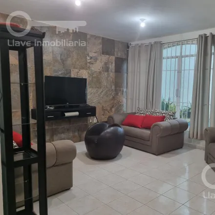 Rent this studio house on Calle Miguel Hidalgo in 96550 Coatzacoalcos, VER