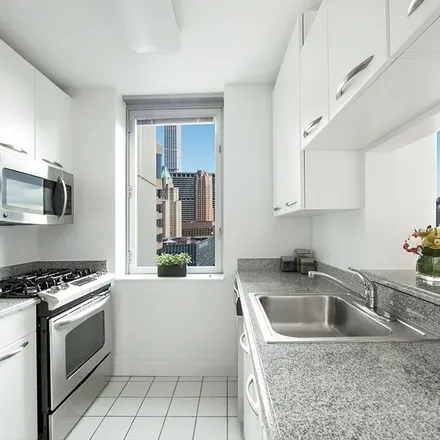 Image 9 - The Metropolis, 150 East 44th Street, New York, NY 10017, USA - Apartment for rent