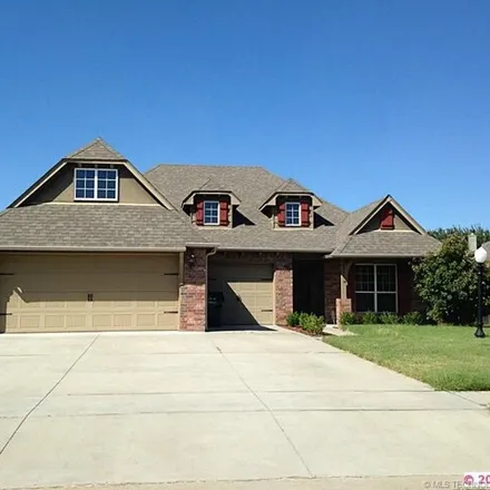 Rent this 3 bed house on 14047 East 101st Street North in Owasso, OK 74055
