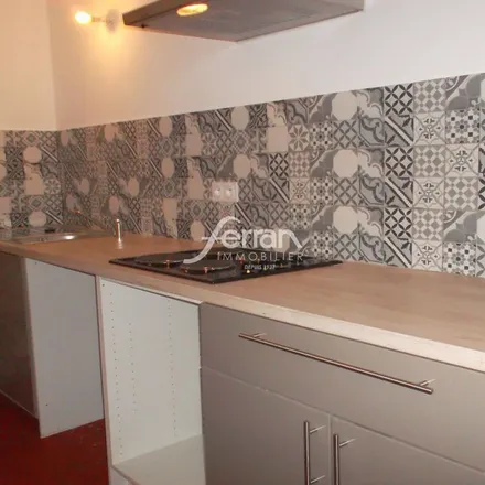 Rent this 2 bed apartment on 2 Place du Dragon in 83300 Draguignan, France