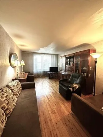 Image 5 - 2815 Ocean Parkway, New York, NY 11235, USA - Apartment for sale