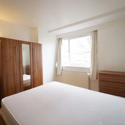 Image 2 - Lords View (2-83), Oak Tree Road, London, NW8 7HG, United Kingdom - Apartment for rent