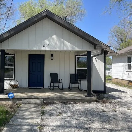 Buy this 2 bed house on 837 North Eagle Avenue in Springfield, MO 65802