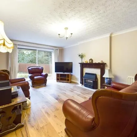 Image 3 - Montrose Close, Hollywater, GU35 9RG, United Kingdom - House for sale