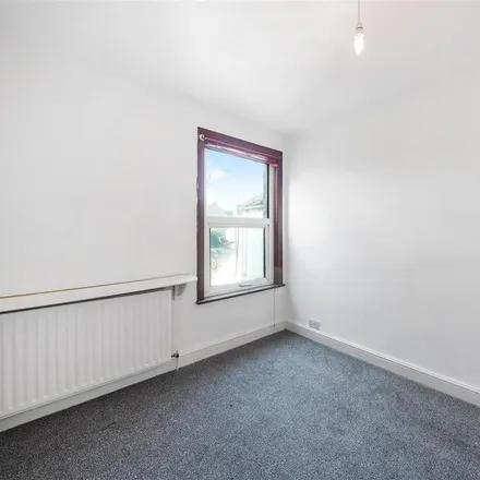 Image 5 - Cresswell Road, London, SE25 4LS, United Kingdom - Townhouse for rent