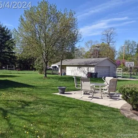 Image 5 - 8356 Wiloray Avenue, Shelby Charter Township, MI 48317, USA - House for sale