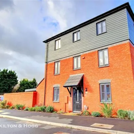 Buy this 4 bed townhouse on Moors Lane in Clifton upon Dunsmore, CV23 1BT