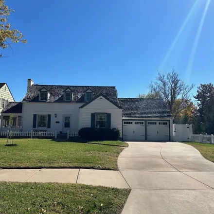 Buy this 4 bed house on 1 Crescent Boulevard in Hutchinson, KS 67502