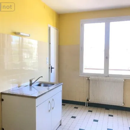 Image 3 - 23 Rue Victor Hugo, 71600 Paray-le-Monial, France - Apartment for rent