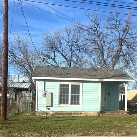 Buy this 2 bed house on 861 Southeast M.L.K. Jr Street in Mineral Wells, TX 76067