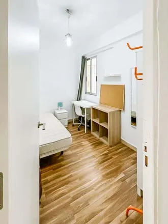 Rent this 4 bed room on Avinguda del Cardenal Benlloch in 46021 Valencia, Spain
