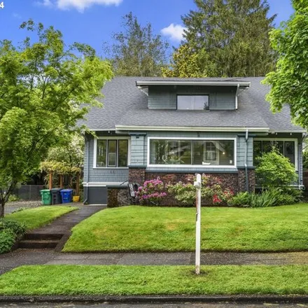 Buy this 6 bed house on Northeast 15th Avenue in Portland, OR 97212