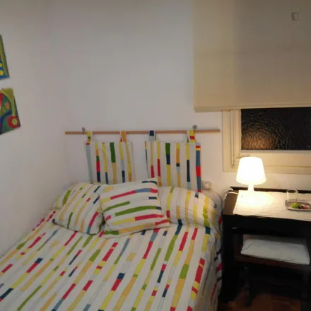 Rent this 3 bed room on Carrer d'Entença in 79, 08001 Barcelona