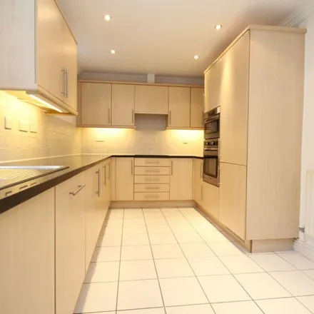 Rent this 1 bed apartment on Berries Road in Cookham Rise, SL6 9SD