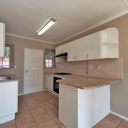 Image 5 - unnamed road, Wilgeheuwel, Roodepoort, 2040, South Africa - Townhouse for rent