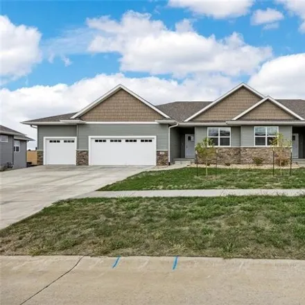Buy this 3 bed condo on 242 Ridge View Drive in Fairfax, IA 52228