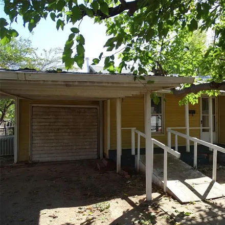 Buy this 2 bed house on 525 Shelton Street in Abilene, TX 79603