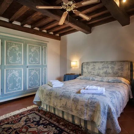 Rent this 5 bed house on Cimitero di Barberino in Barberino Val d'Elsa, Florence