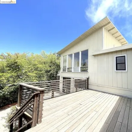 Image 2 - 1455 Grizzly Peak Blvd, Berkeley, California, 94708 - House for sale